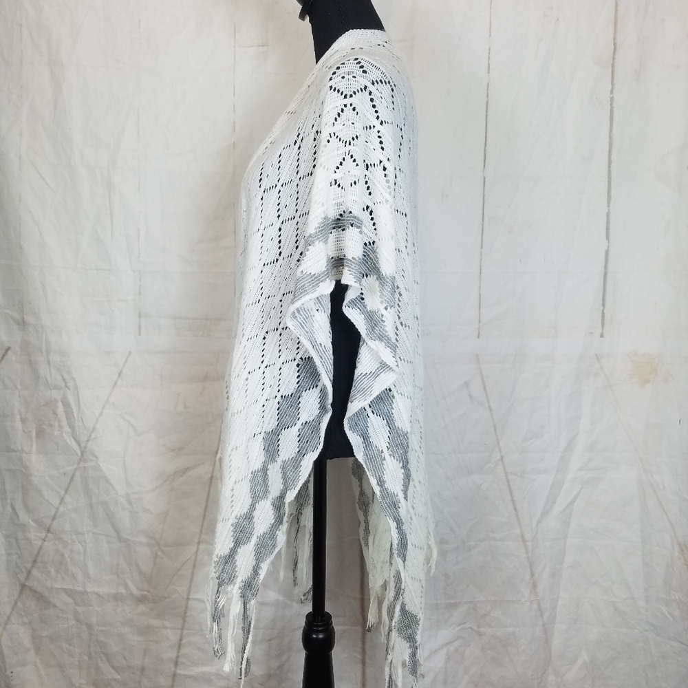 Just be open front Fringe hemline wrap sweater - Picture 3 of 6